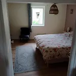 Riverview Apartment *